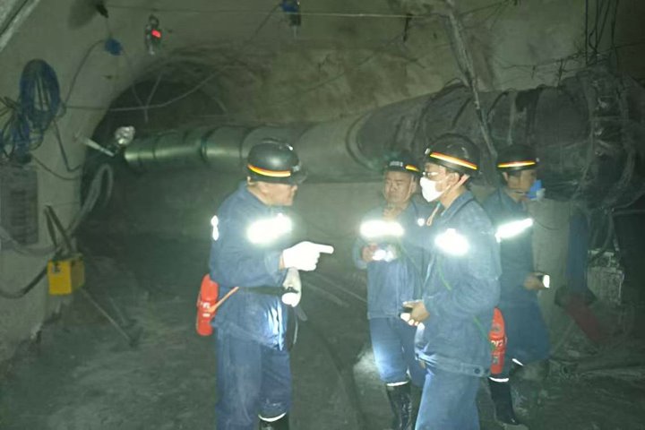 云煤矿业公司大断面巷道施工跑出“加速度”