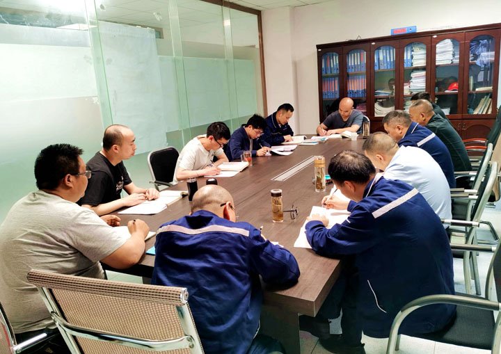 煤矿“夜课堂”：值班间隙一小时，人人都是安全讲师！